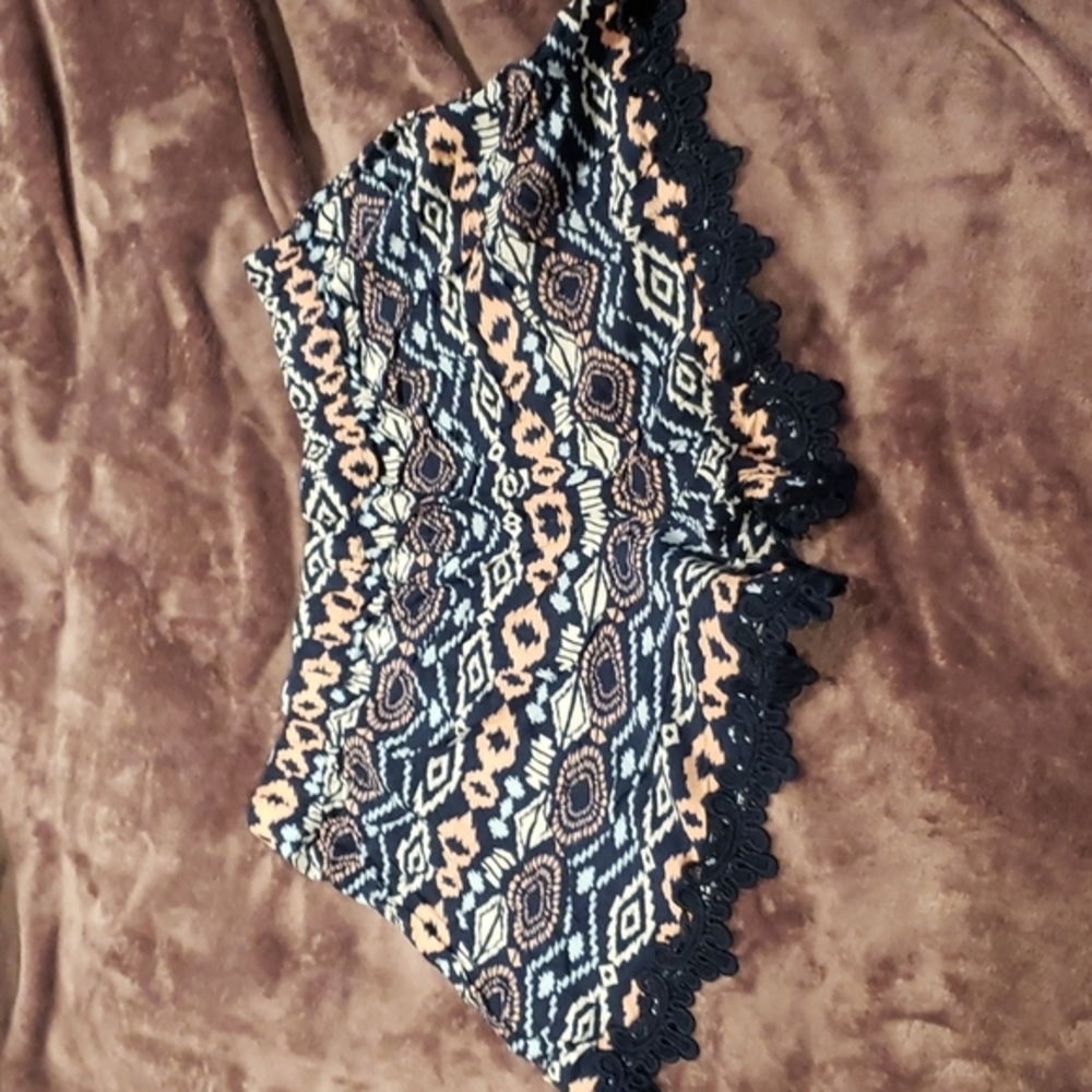 Aztec shorts‎ - Picture 2 of 4